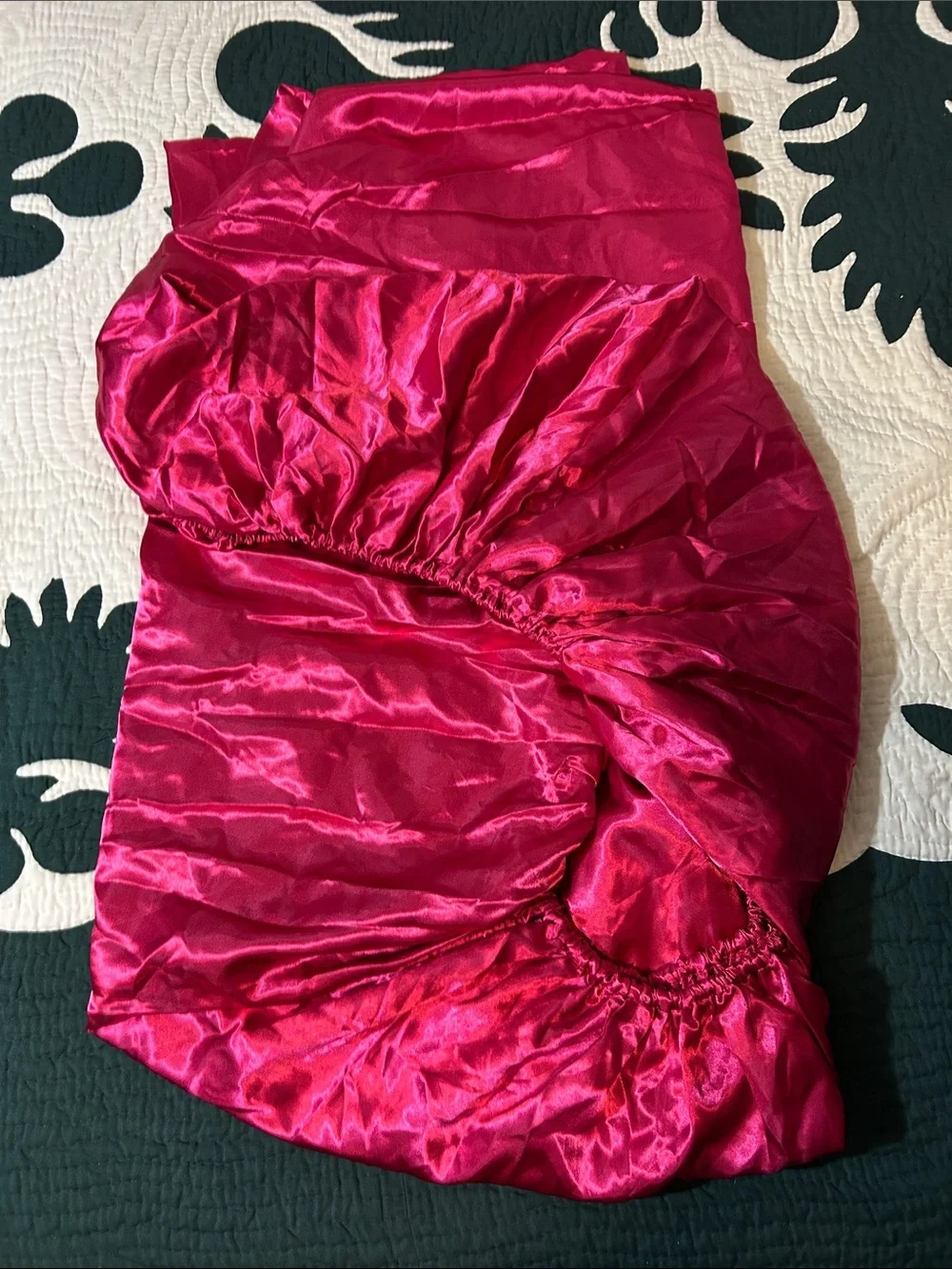 New Juicy Couture Queen Size Sheets 4pcs set  (Hot Pink )